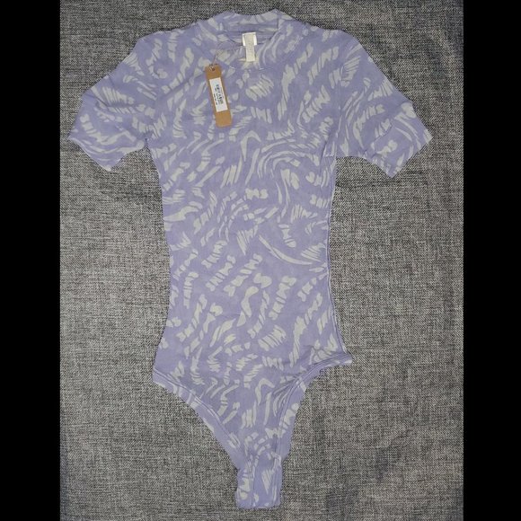 NWT SKIMS XXS Summer Mesh Tshirt Bodysuit LILAC SWIRL - Picture 1 of 3